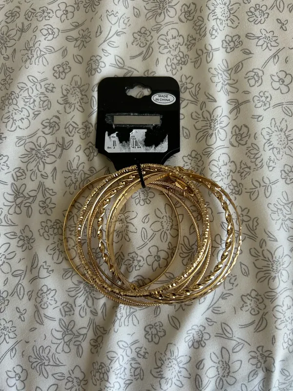 Guess Bracelet Gold - Image 2