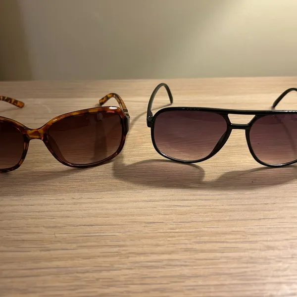 Tortoise Shell and Black Aviator Sunglasses Lot of 2 - Image 4
