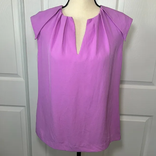 Banana‎ Republic Purple Cap Sleeve Top Pleated Neck Size XS - Image 2