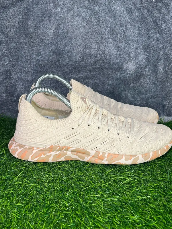 APL TechLoom Wave Women’s 7.5 Cream Knit Running Shoes EU 38 - Image 3