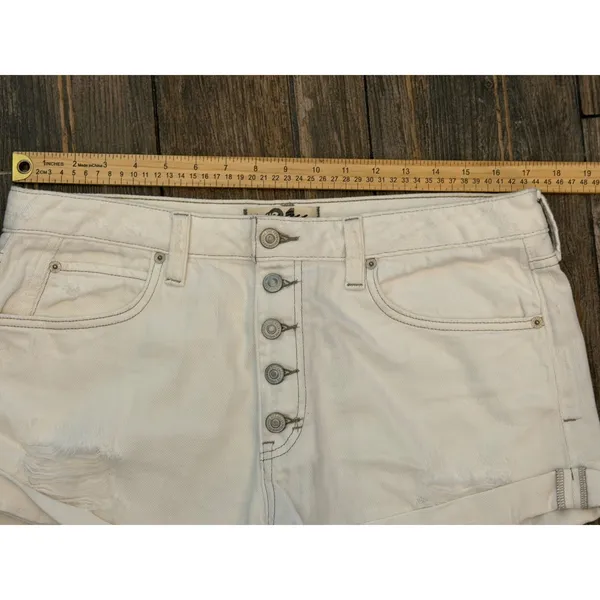 We The Free Free People White Distressed‎ Button Fly Denim Cuffed Shorts Size 31 - Image 5