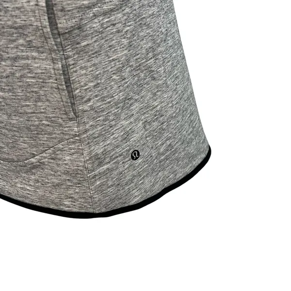 Lululemon Insculpt‎ Reversible Hooded Vest Gray Black Athletic Running Size 6 - Image 7