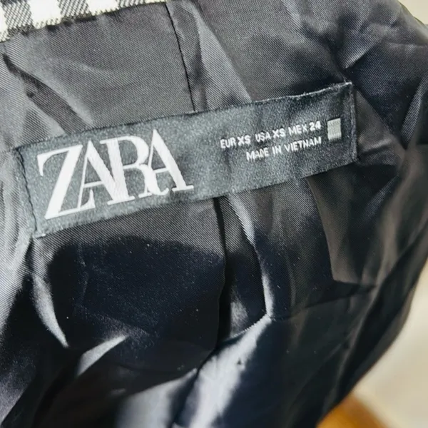 Zara Black and White Gingham Blazer with Shoulder Pads - Image 8