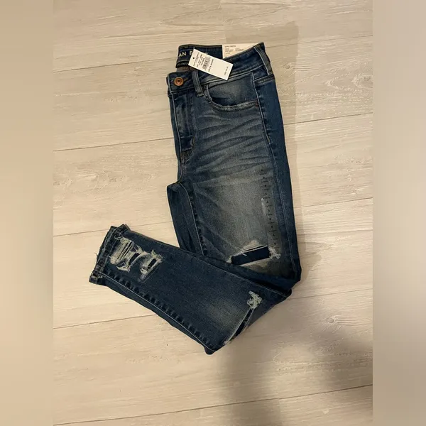 American Eagle Outfitters Women's Dark Blue Distressed Jeans - Image 5