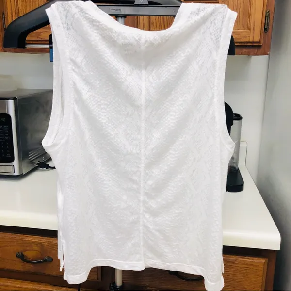 DSG movement white activewear tank sz Medium - Image 4
