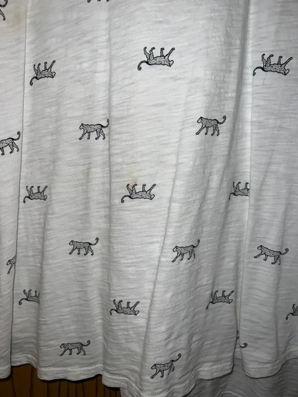 Old Navy Tee - Image 3