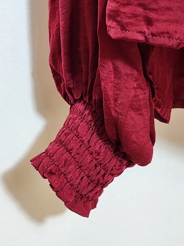 Umgee Burgundy Satin Sheen Babydoll Blouse Size Large - Image 4