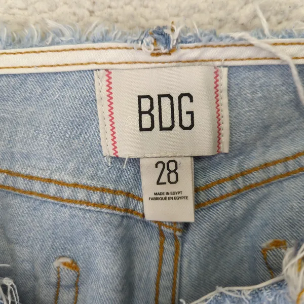 BDG‎ Urban Outfitters Light Wash High Waisted Cut Off Denim Shorts Womens 28 - Image 3