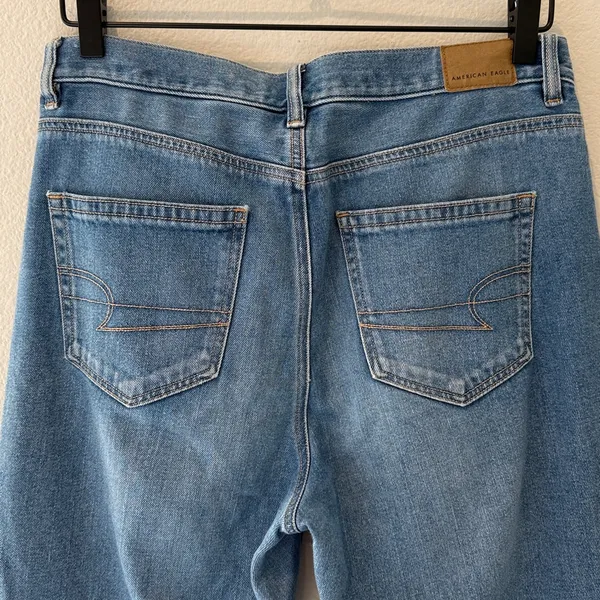 American Eagle Outfitters Light Blue Raw Hem Mom Jeans Women’s Size 8 - Image 6