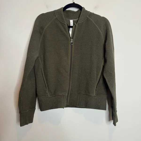 Lululemon Women’s On Repeat Bomber Jacket 8 Dark Olive Athletic Active Full Zip - Image 2
