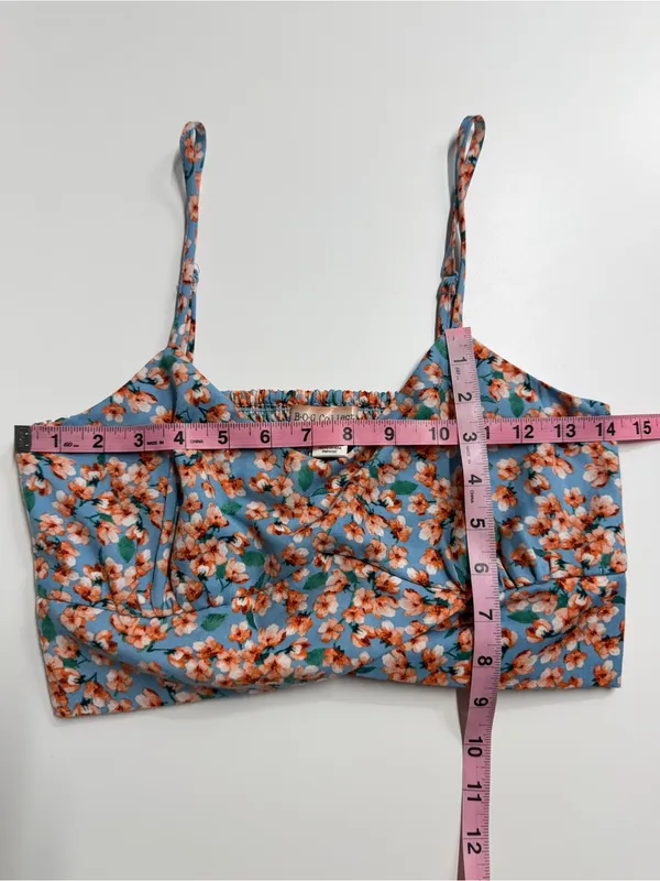 NWT medium B.O.G Collective Blue Floral‎ Smocked Back Crop Top Adjustable Straps - Image 3