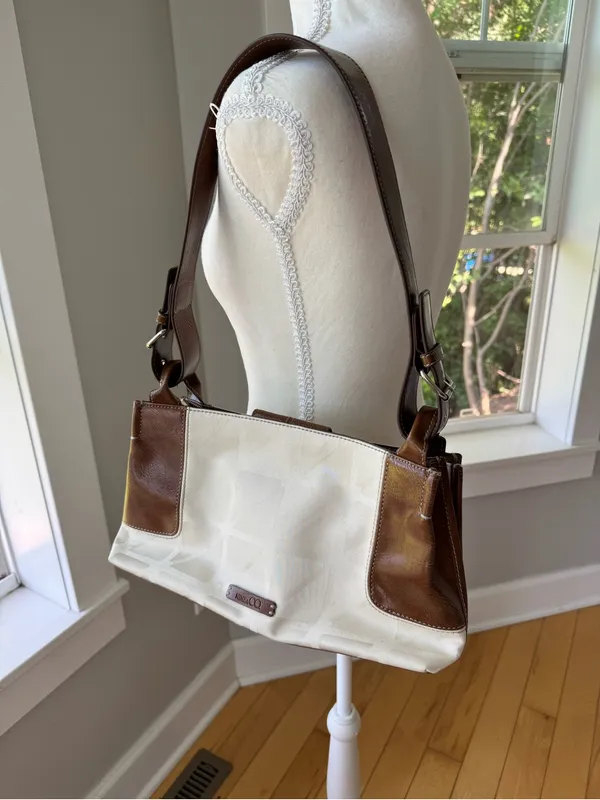 Vintage 90’s Nine & Co. White Canvas Shoulder Bag with Brown Leather Trim - Image 2