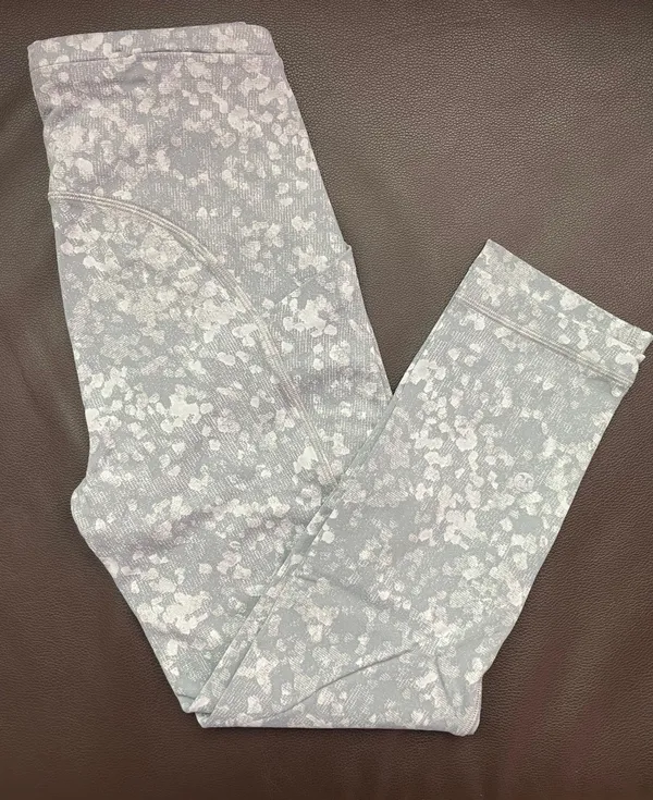 Lululemon Swift Speed High-Rise Crop 21” - Image 2