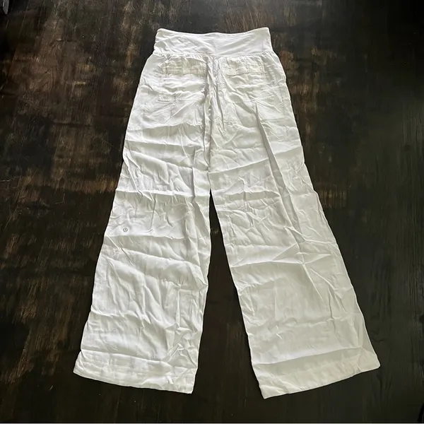Womens Lululemon Drishti Unlined Athletic Pant White Wide Barrel Leg 6 Culottes - Image 4
