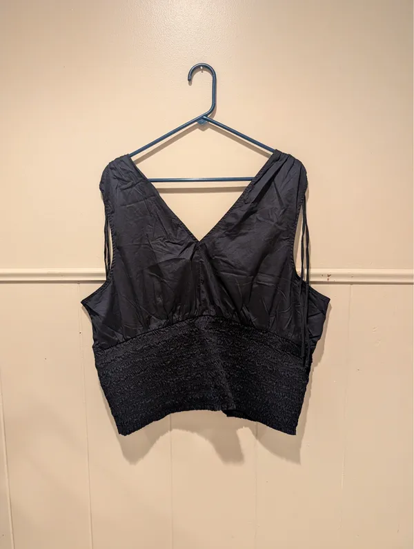 Old Navy V-neck Tank Top - Image 7