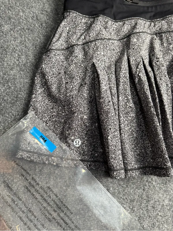 Lululemon 4 tall Circuit Breaker Skirt II Luminesce Splatter White Black Print - Image 7