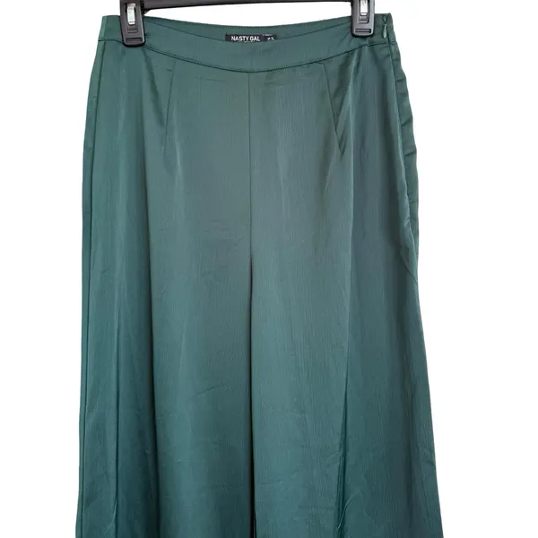 NEW Nasty Gal High Waist Green Satin Wide Leg Pants NWT Size 6 - Image 3