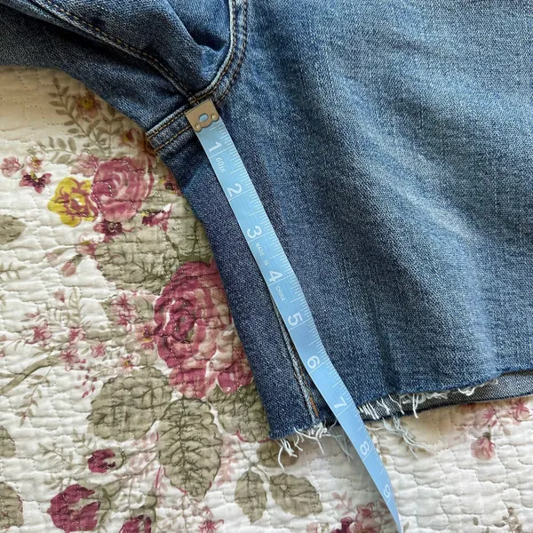NWT Old Navy Extra High-Rise Sky-Hi Straight Denim Shorts - Image 7