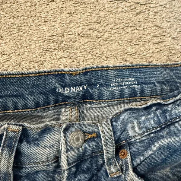 Old Navy Light Blue Distressed Sky-Hi Straight Leg Jeans Size 2 - Image 3