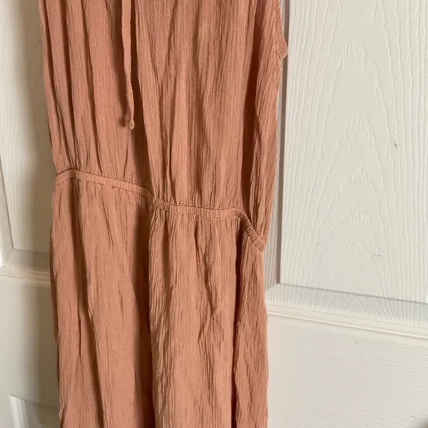 Forever 21 woman’s tan Maxi Dress Size small - Image 8