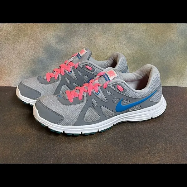 Nike Revolution 2 Women’s Running Shoes Size 9.5M - Image 2