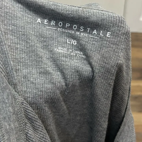 Y2k Aeropostale Heather Gray Top with Pink Lettering - Image 5