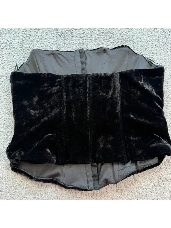 Zara Black Quilted Velvet Crop Bustier with Scalloped Edges Size Medium - Image 2