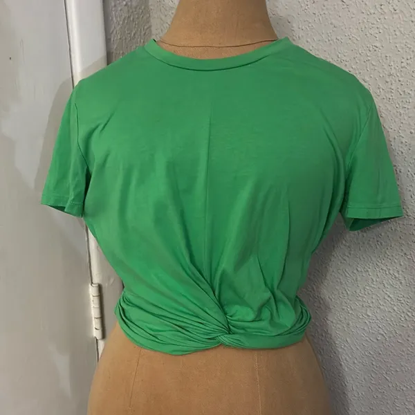 Zara Kelly Green Knotted Front Cropped Tee M Classic Rainbowcore Boho Urban - Image 2