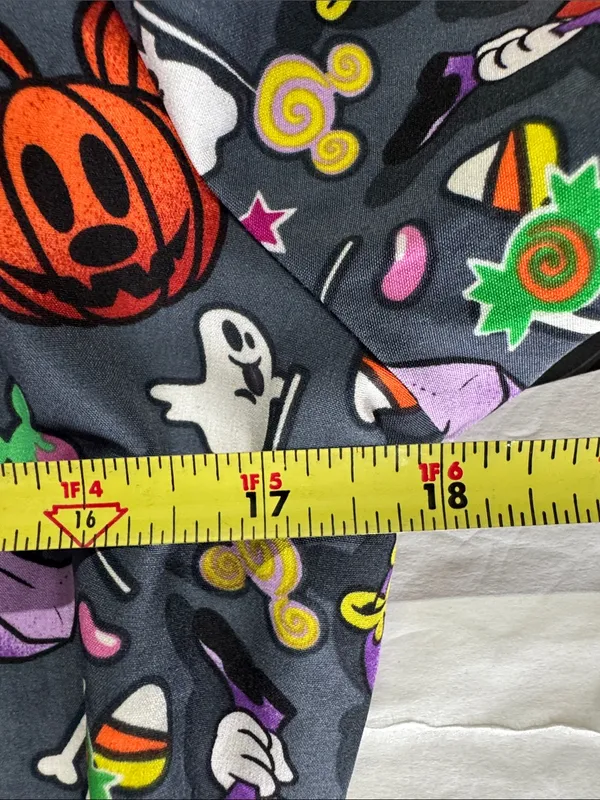 Disney Women’s Multicolor Halloween Print V-neck scrub top Mickey goofy S new - Image 10
