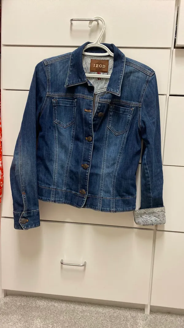 Izod, jean jacket  medium - Image 2