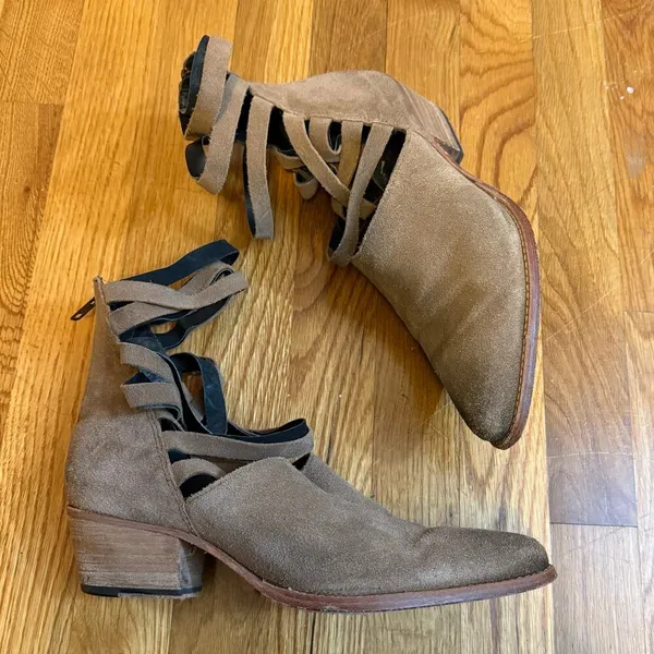 Free People Sloan Women’s 39 Tan Suede Strappy Ankle Booties Boots Western Boho - Image 3