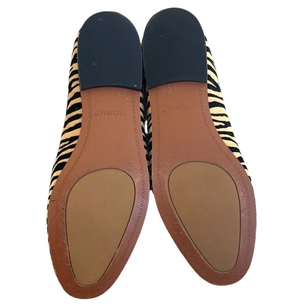 EUC Vionic Leather Willa Loafers Animal Print Size 7 - Image 8