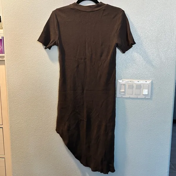Short sleeve thermal asymmetrical crew neck dress - Image 2