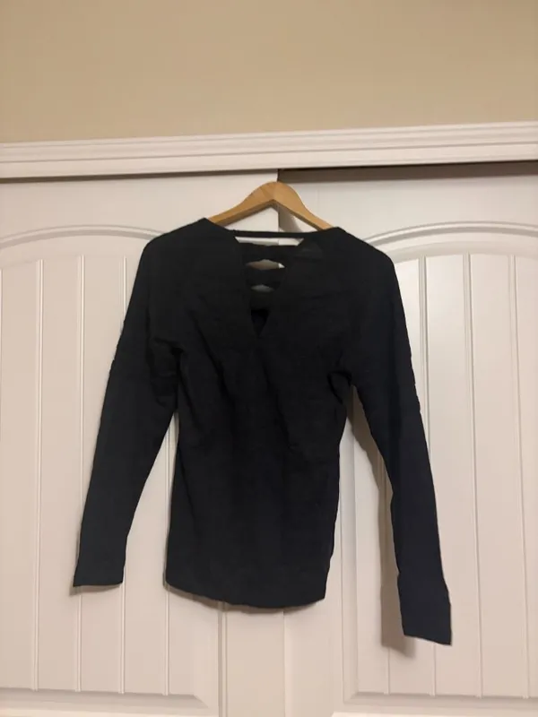National Football League New York Jets Sweatshirt Womens Medium Antigua Dark Gray Long Sleeve Back Cutout - Image 3