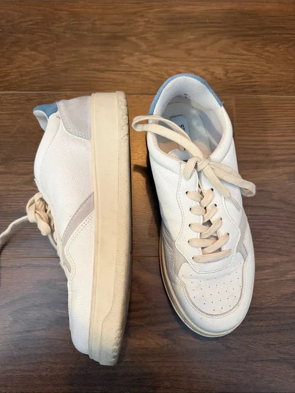 Steve Madden Cream Leather Sneakers with Light Blue Heel - Image 2