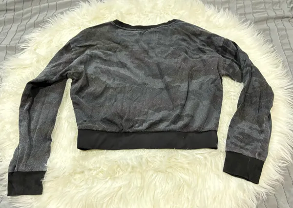 Victoria Sport Cropped Camo Long Sleeve - Image 4