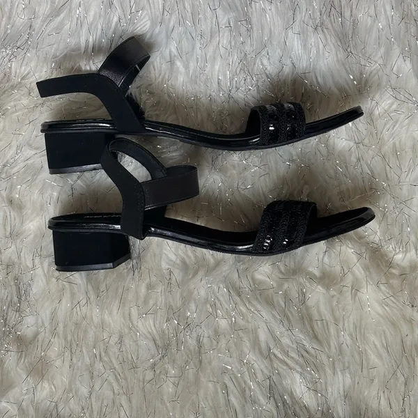 Mochi‎ Black Women's Synthetic Sandals 2” Size 39 - Image 8