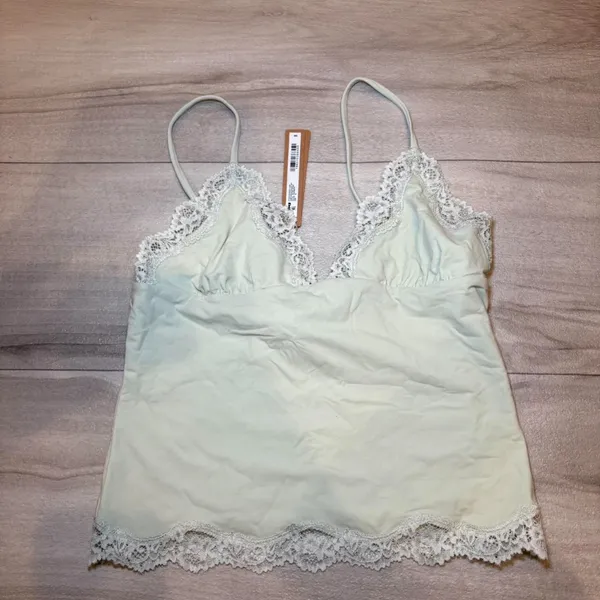 Skims fits everybody lace triangle cami in Spearmint - Image 3