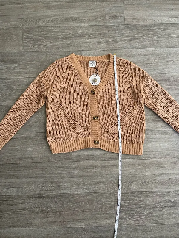 Francesca’s Mckayla short tan cardigan - large - Image 6