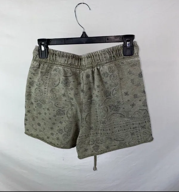 NEW Shorts Green Size M - Image 8