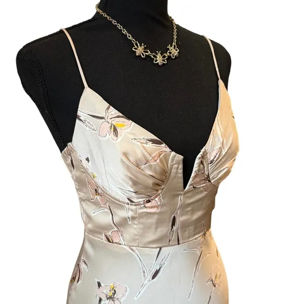 NWT Selfie Leslie LAKE COMO FITTED BODICE MIDI DRESS ORCHID PRINT BEIGE XS - Image 5