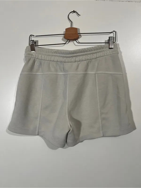 Lululemon Softstreme High Rise Shorts 4” in Soft White Size 8 - Image 5