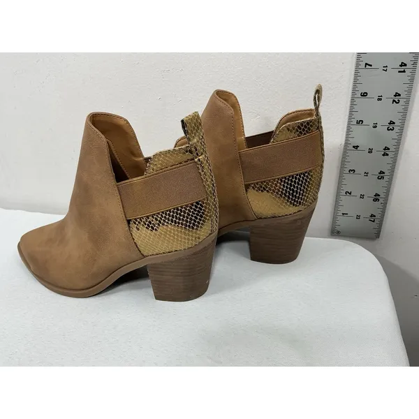 Womans Excellent Slip On Ankle Booties Size 6 Tan Block Heel Pointed Toe - Image 3