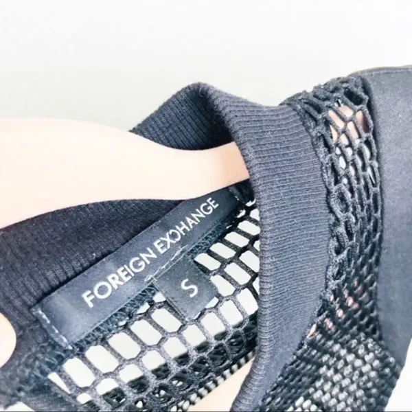 FOREIGN‎ EXCHANGE Black Fishnet Crop Top Size Small - Image 5