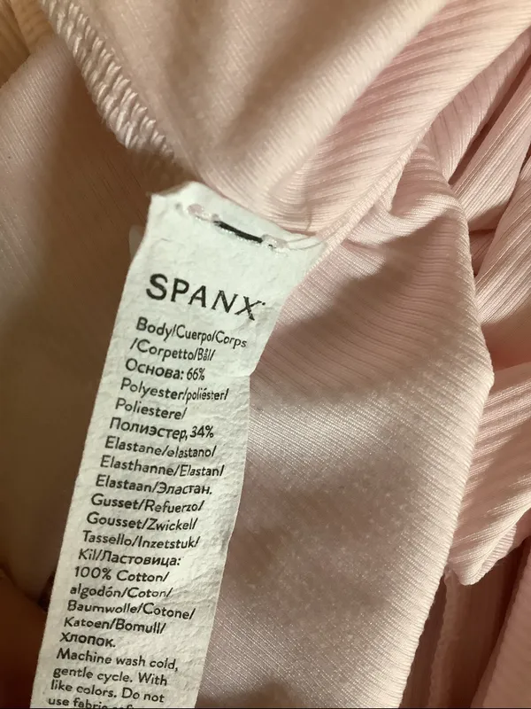 SPANX Size Medium Light Pink Cami Ribbed Bodysuit. Preloved - Image 7
