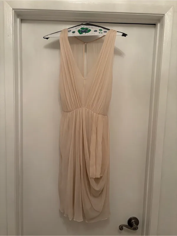 Alice + olivia Elegant Cream V-Neck Dress - Image 6