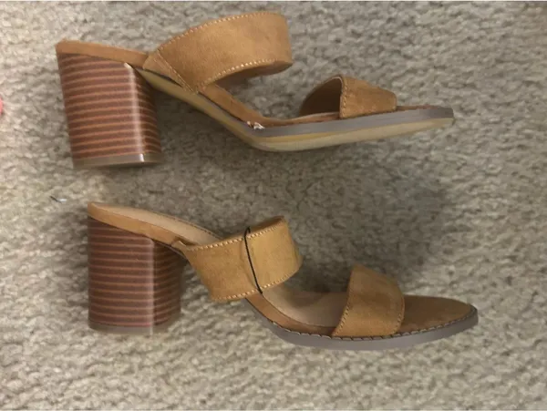 C914 Size 7& 8 Shoes Woman - Image 2