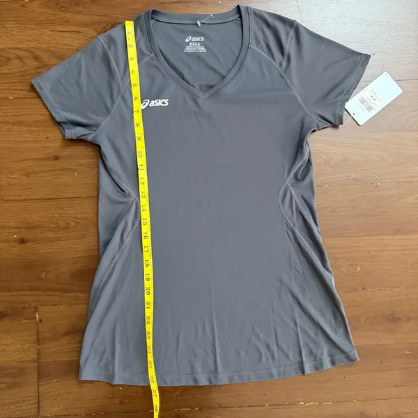 ASICS Women's Charcoal V-Neck Tee size M - Image 7