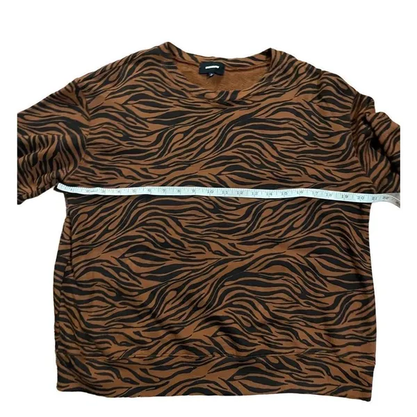 Monrow Zebra Full Sleeve Sweatshirt in Caramel sz Large‎ - Image 9