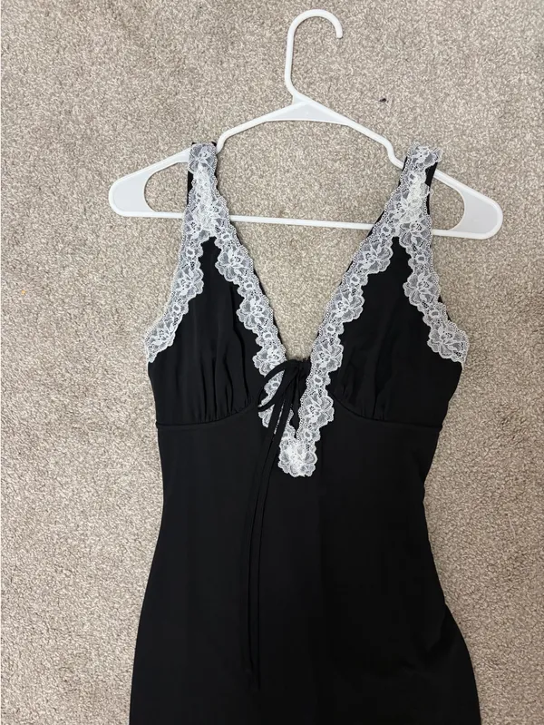 Lulus black lace maxi dress size small - Image 2